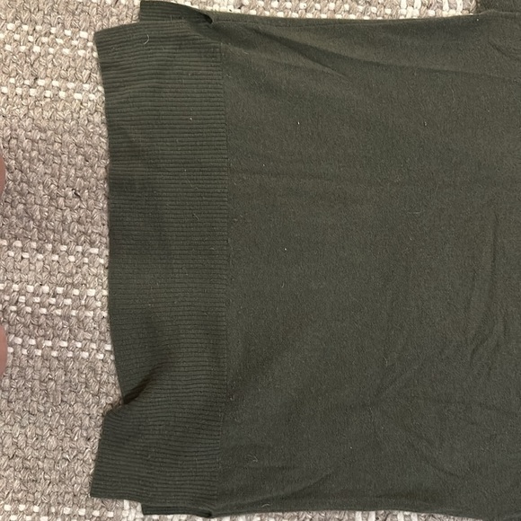 Barneys New York 100% Cashmere Sweater With Hood - Picture 7 of 7